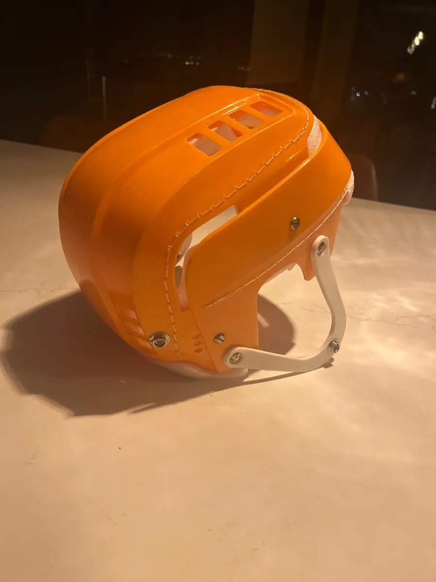 Hurling helmet - Image 4