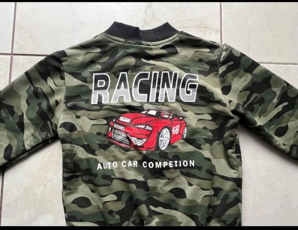 hooded sweatshirt with zipper size 122 cm - Image 3