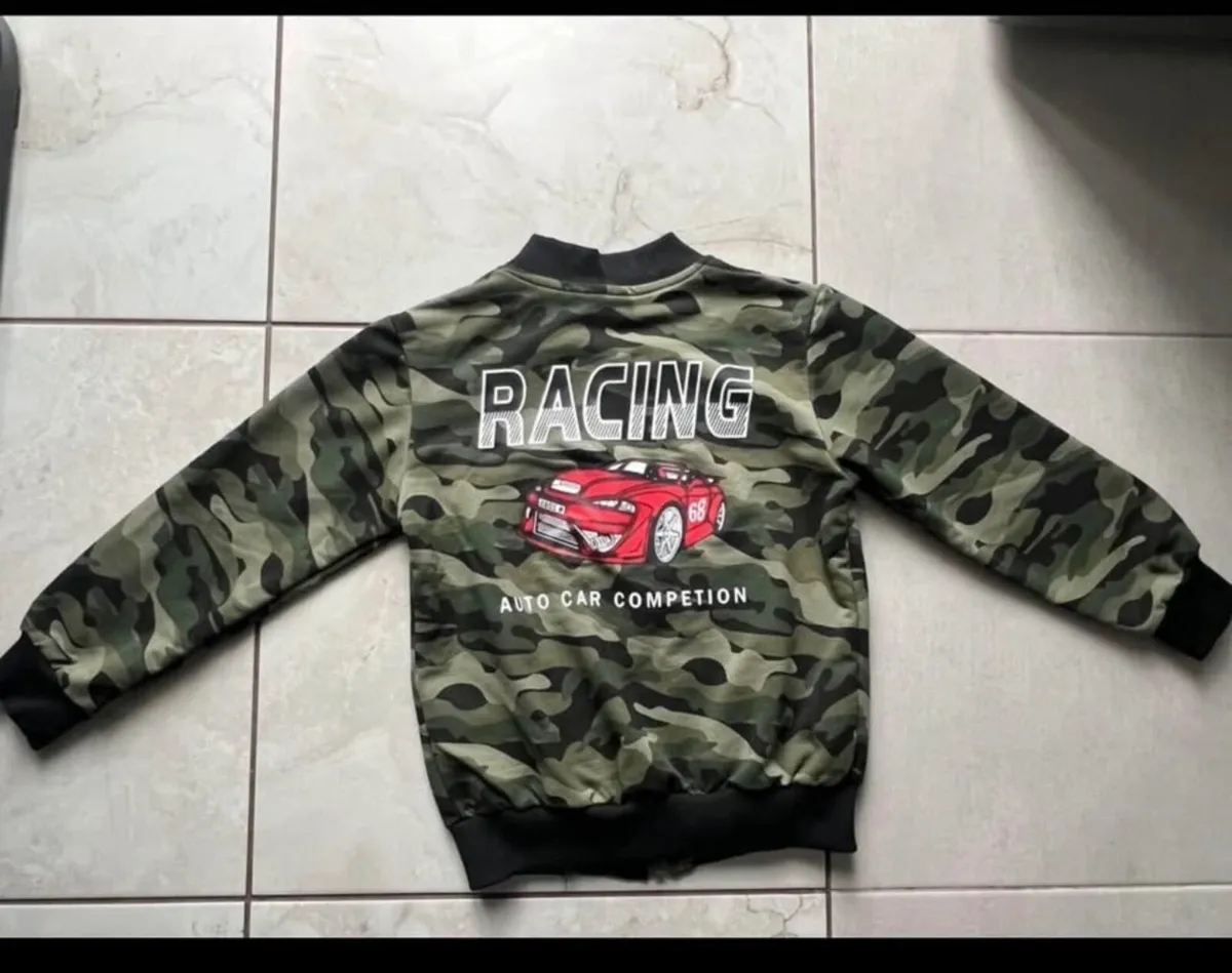 hooded sweatshirt with zipper size 122 cm - Image 2