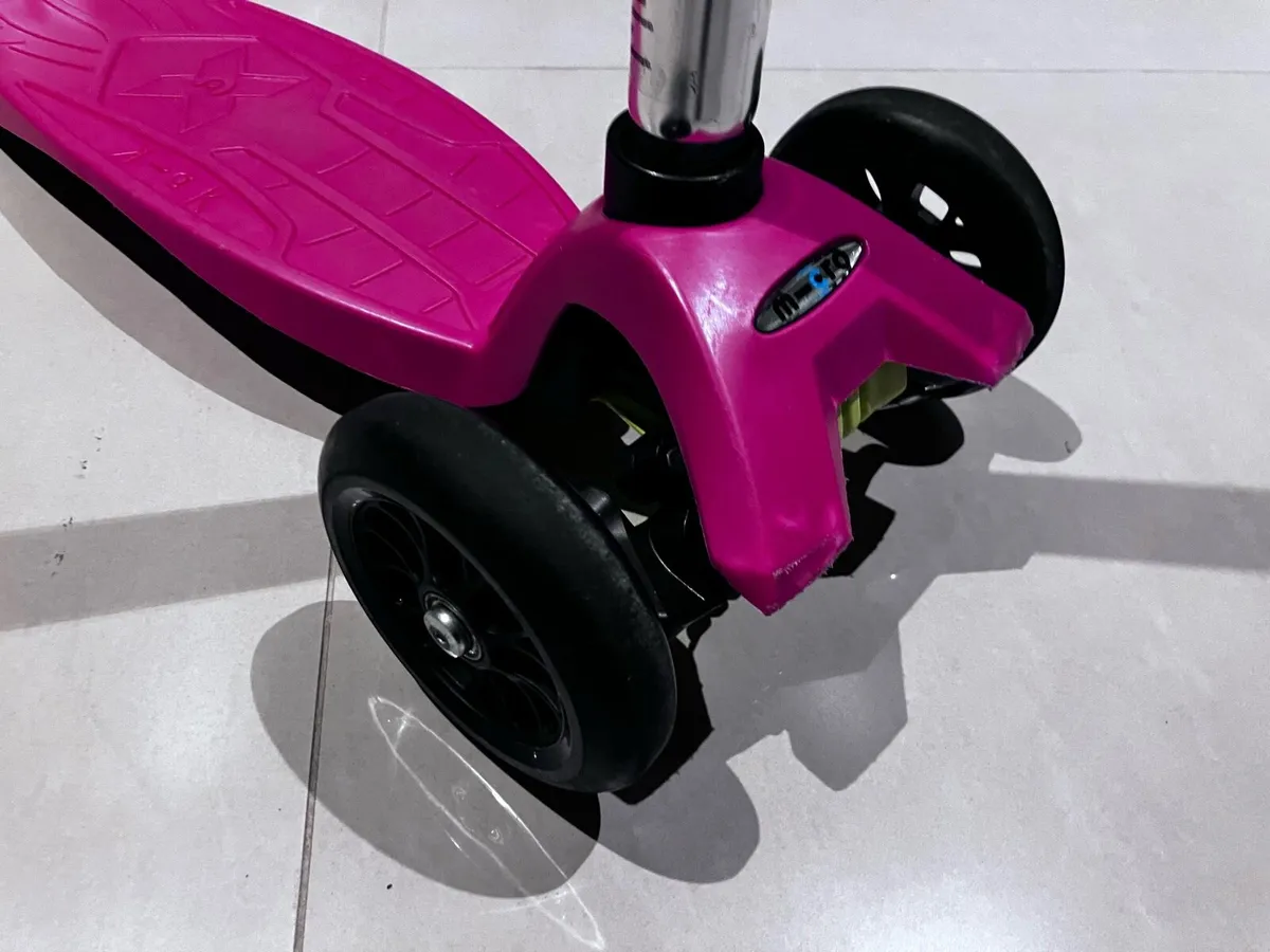 Maxi Micro Scooter - Image 3
