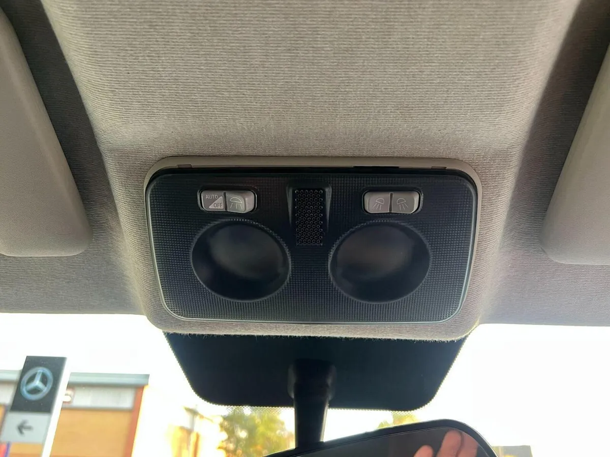 2022 Peugeot Boxer Luton Box Van - Image 3