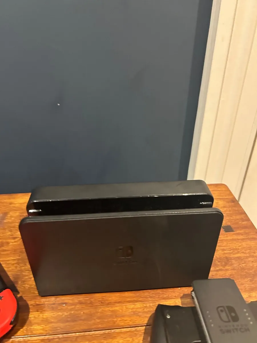 Nintendo Switch OLED with two games - Image 3