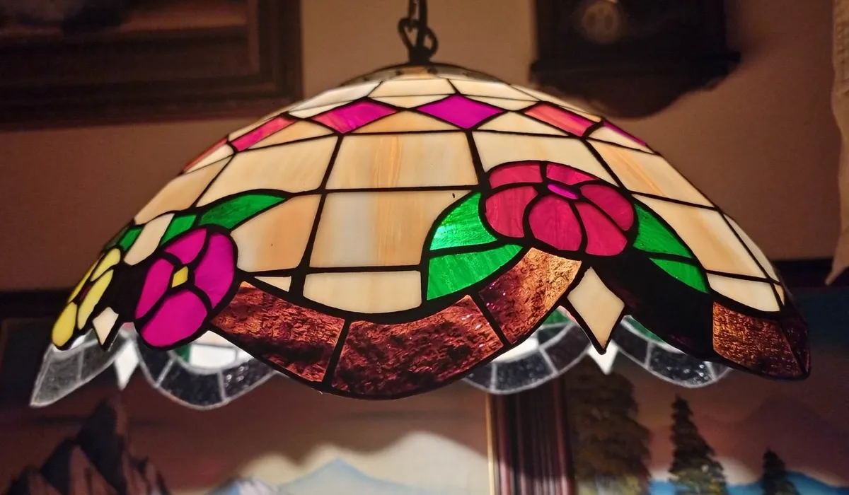 Tiffany Style Ceiling Pendant Lamp 18" Wide Shade - Image 3
