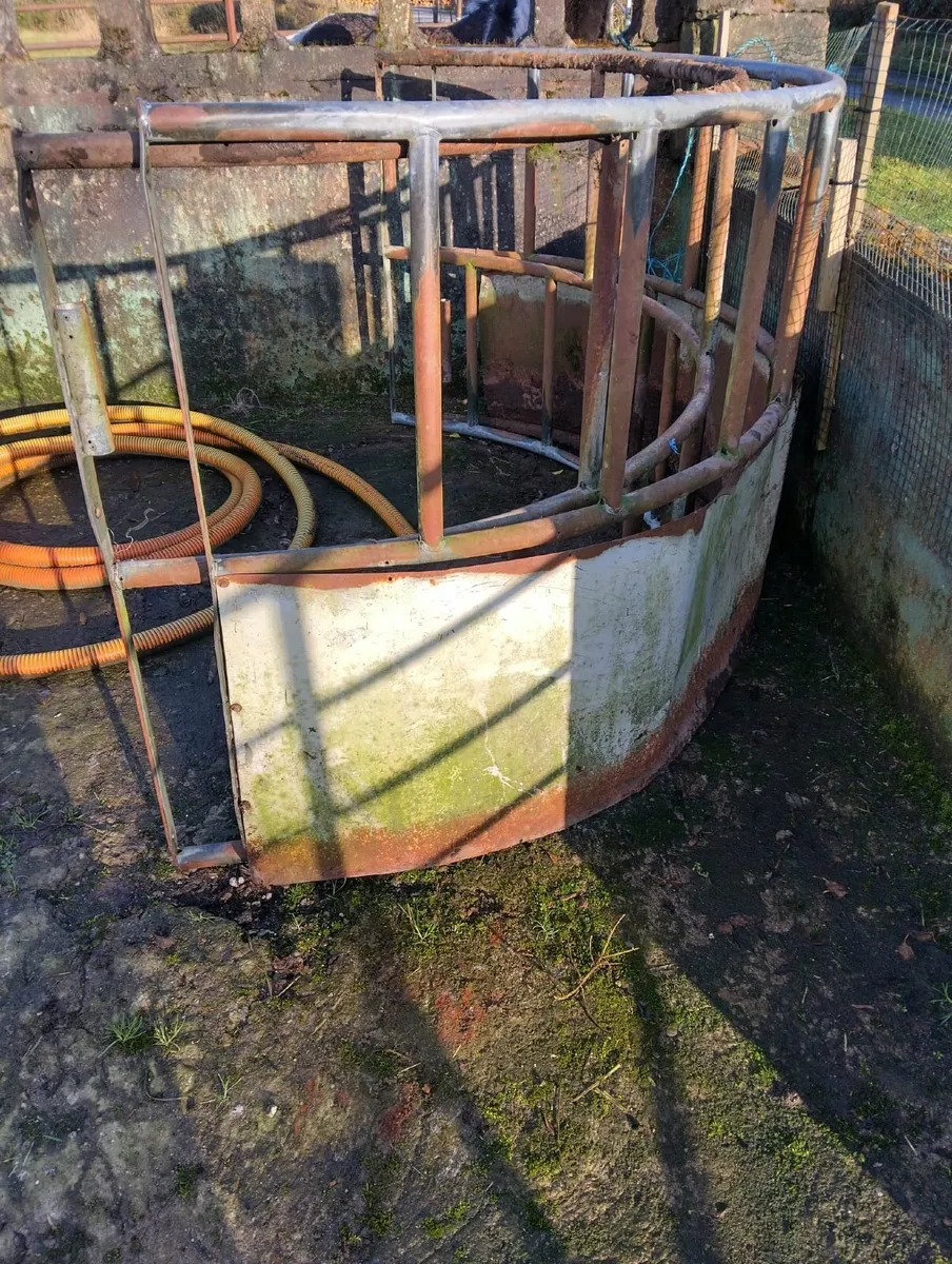 Round cattle feeder for sale €120 - Image 1