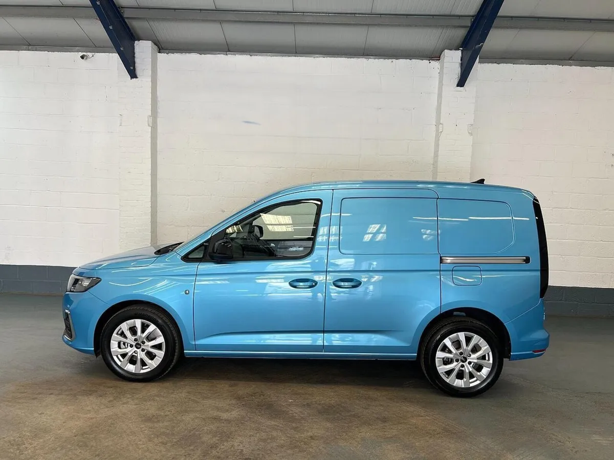 2025 Ford Transit Connect Small Panel Van - Image 4