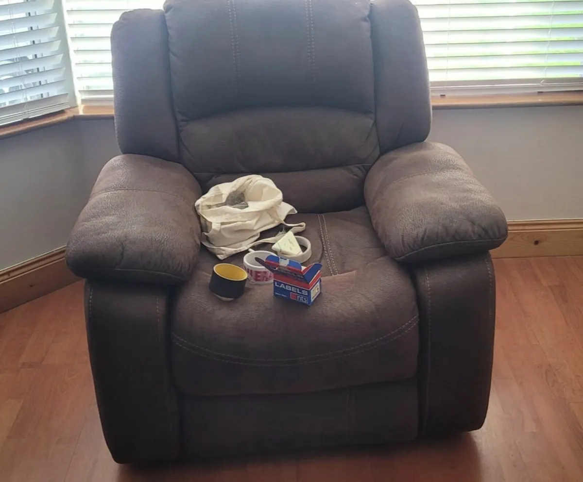 Sofa + 2 recliner armchairs - Image 1