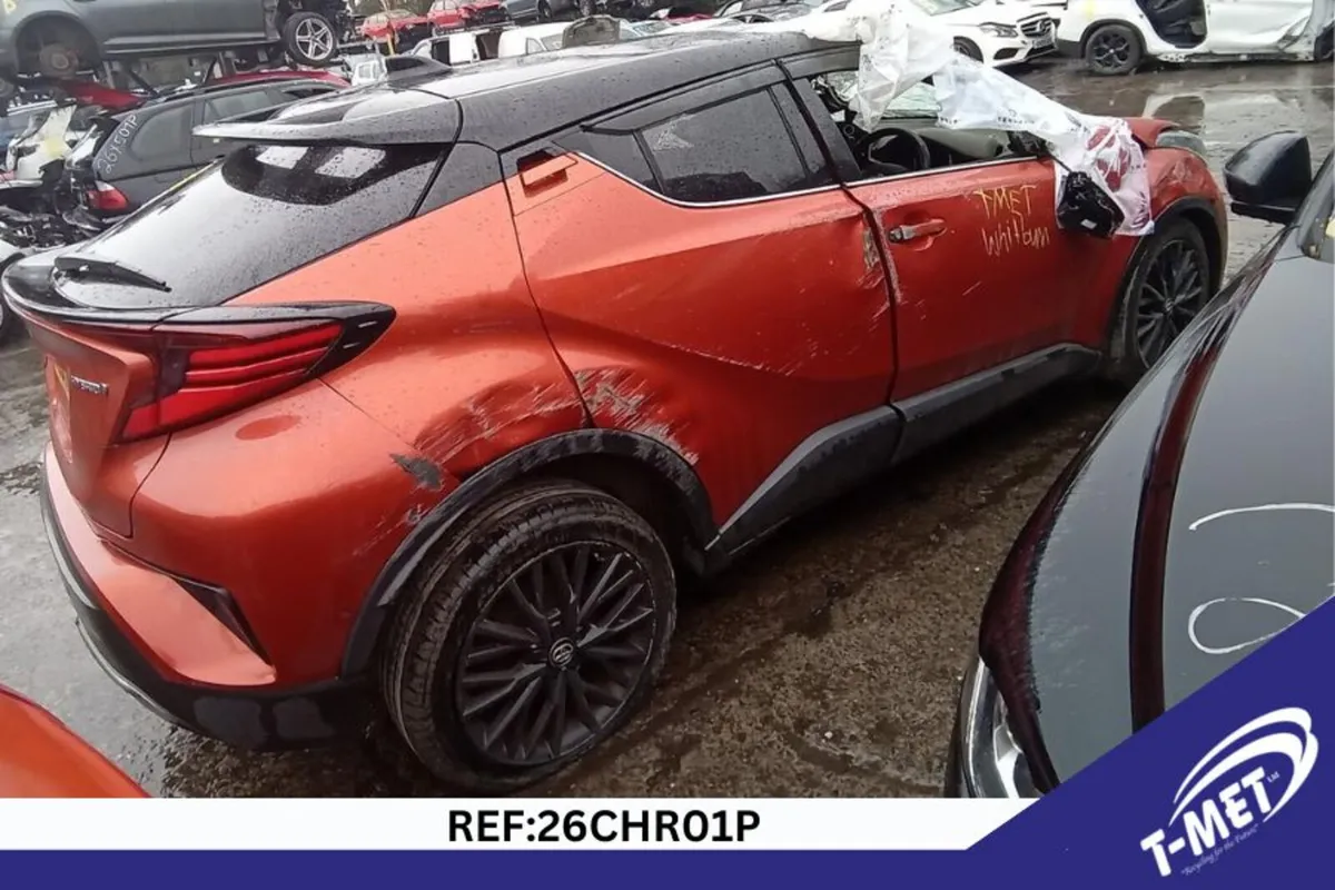 2020 TOYOTA C-HR BREAKING FOR PARTS - Image 3