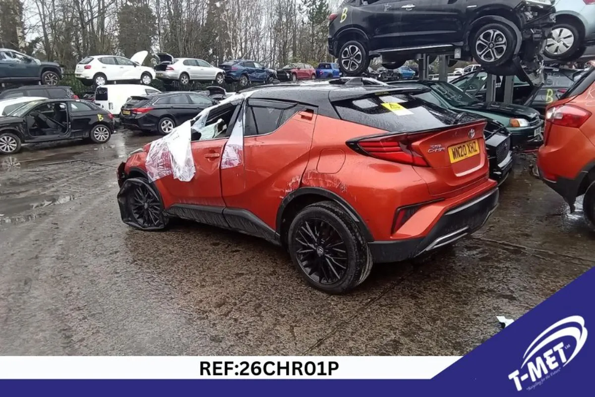2020 TOYOTA C-HR BREAKING FOR PARTS - Image 1