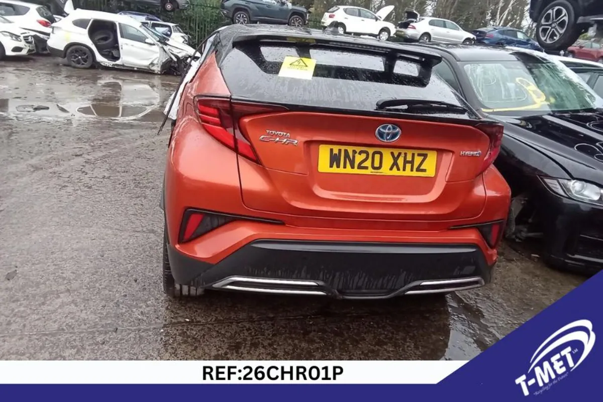 2020 TOYOTA C-HR BREAKING FOR PARTS - Image 2