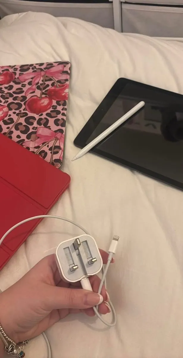 iPad 8th Generation (2020) - Image 2