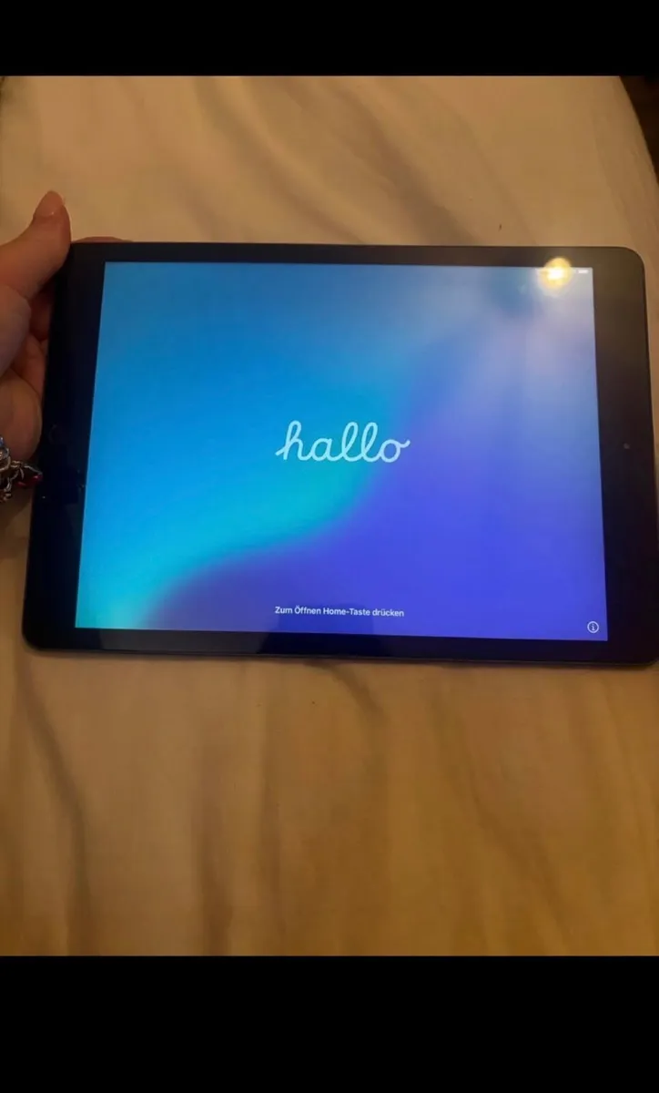 iPad 8th Generation (2020) - Image 3