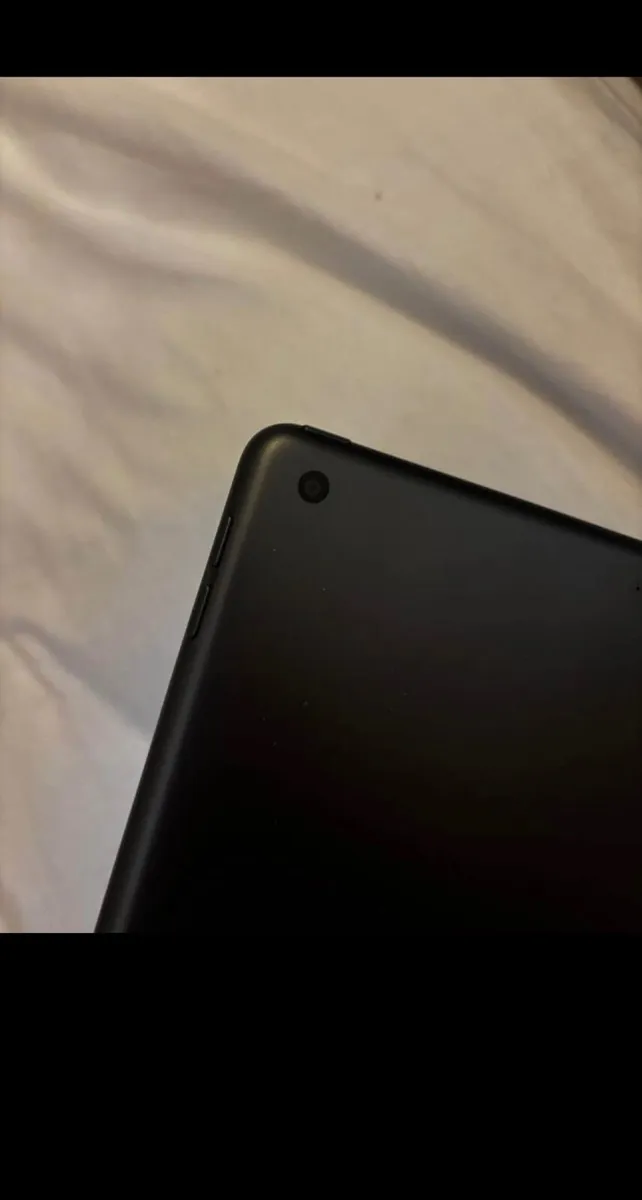 iPad 8th Generation (2020) - Image 4