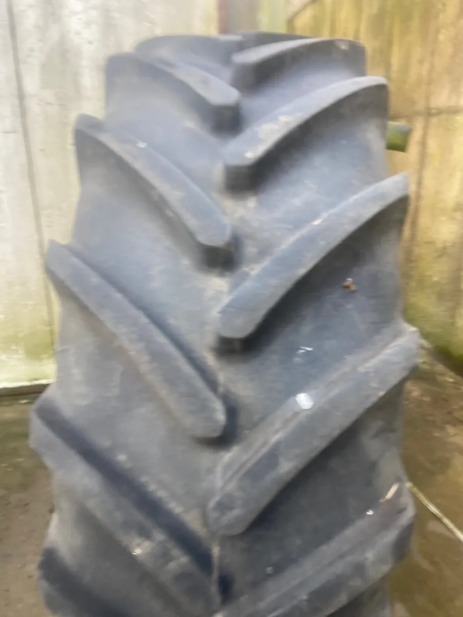 620/70/42 Michelin - Image 2