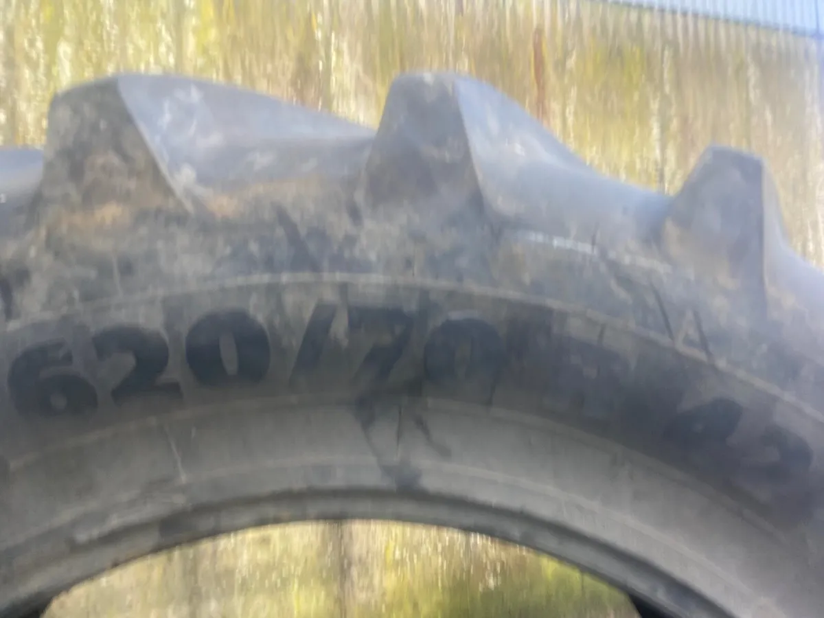 620/70/42 Michelin - Image 3