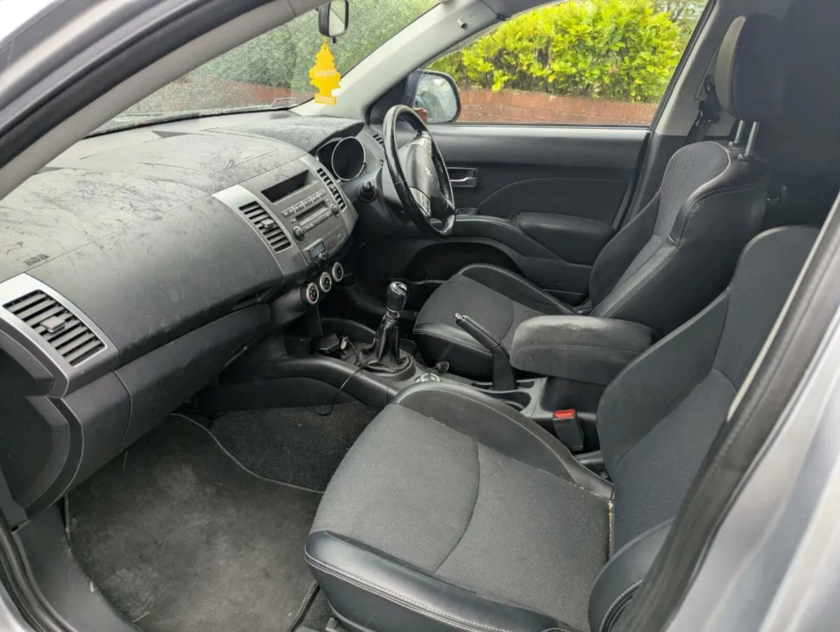 Peugeot 4007 (outlander) - Image 2