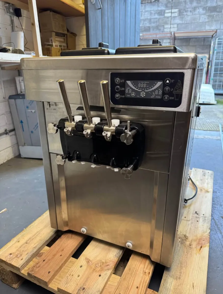 Soft Serve ice cream machine - Image 1