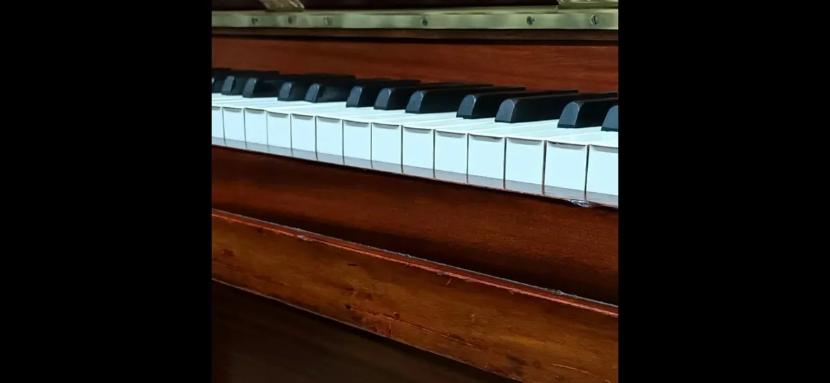 Milliner Upright Piano - Image 2