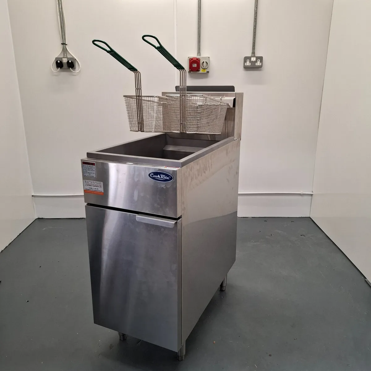 Commercial Fryers Nat/LPG 3 Burner & 4 Burner - Image 3