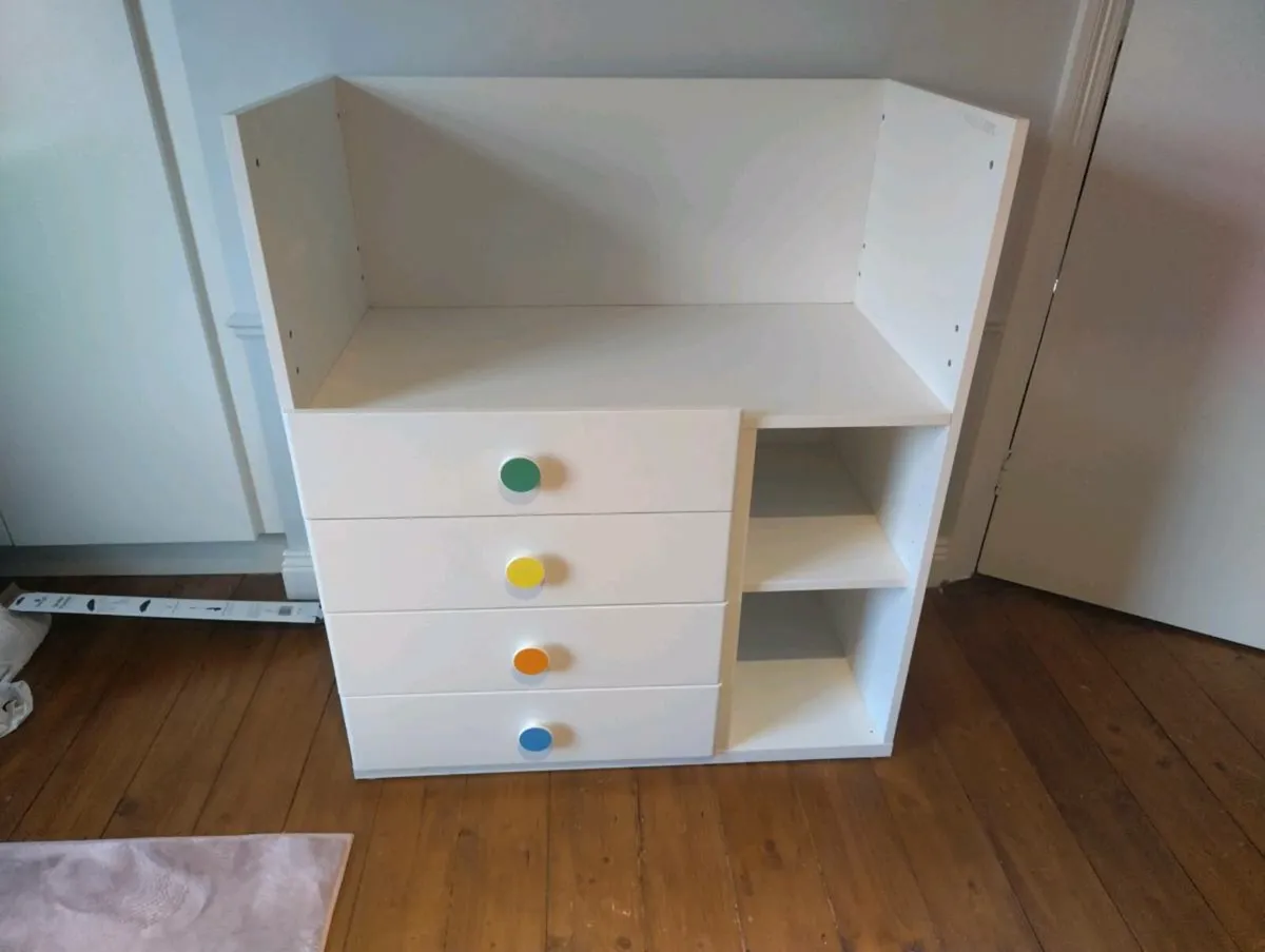 Changing table - Image 1