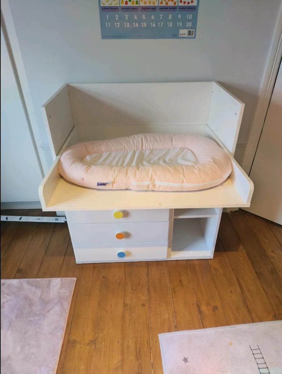 Changing table - Image 3
