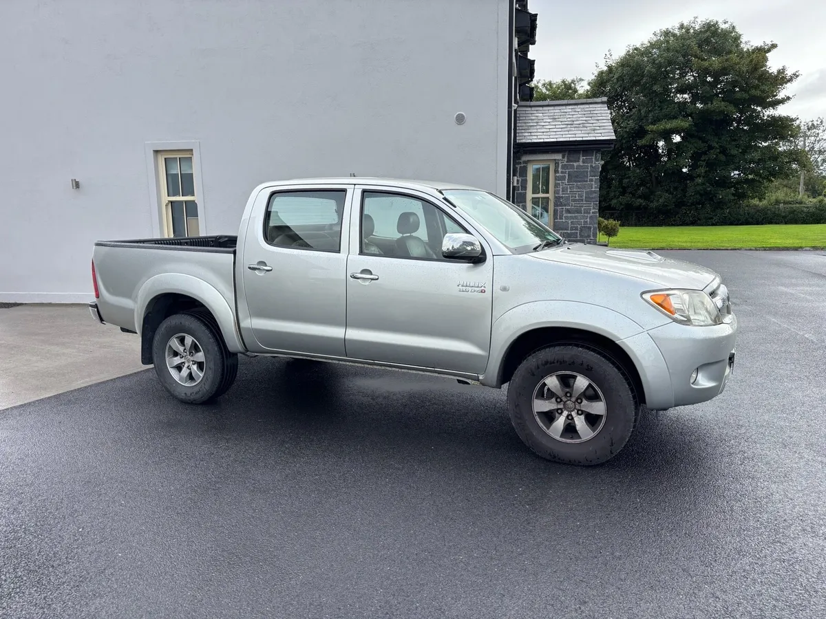 2008 Toyota Hilux Vigo - Image 2