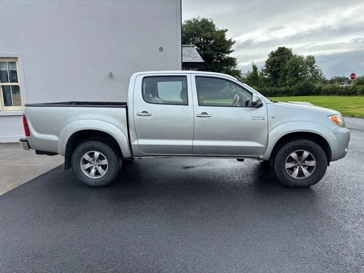 2008 Toyota Hilux Vigo - Image 3