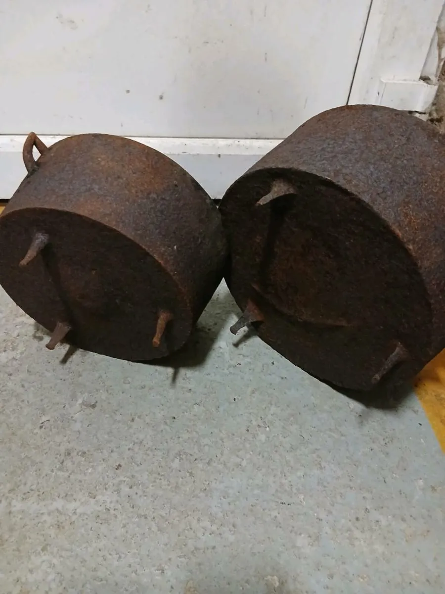 Two cooking pots - Image 2