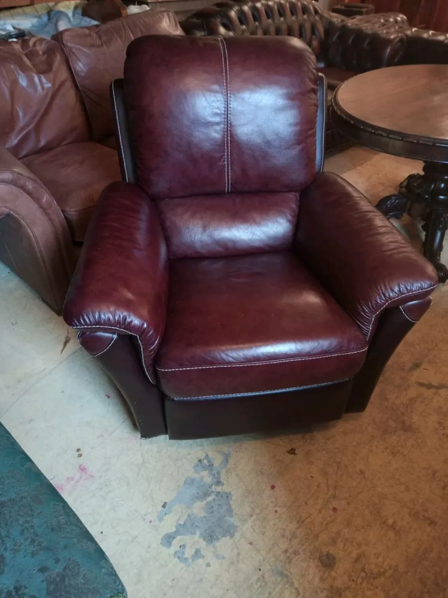 Chocolate brown chesterfield queen Anne wingback a - Image 2