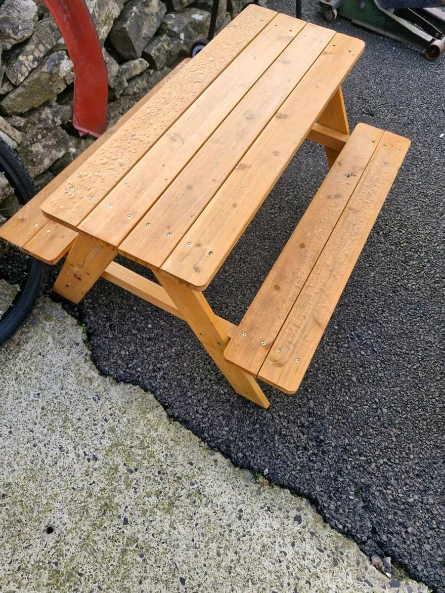Children picnic bench - Image 2