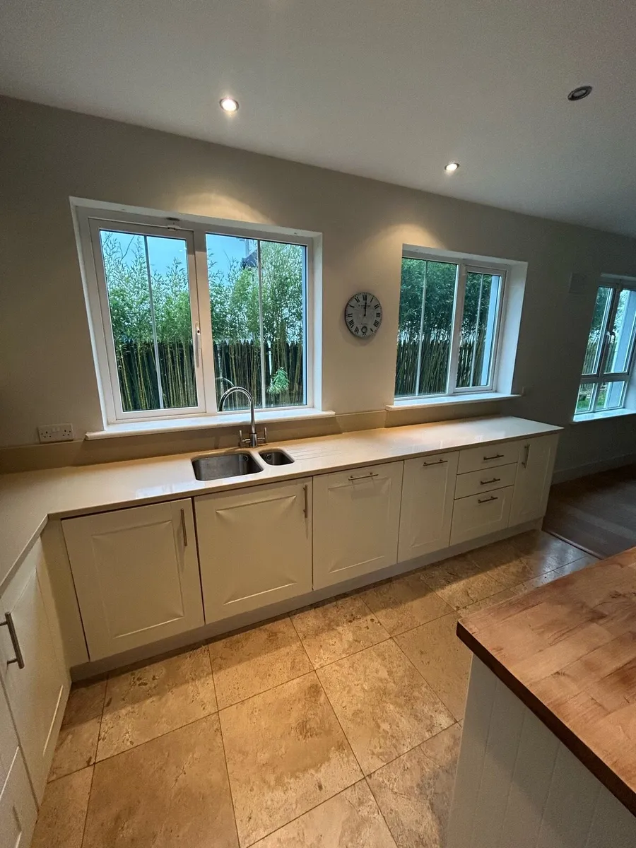 Kitchen Unit and Appliances - Image 4