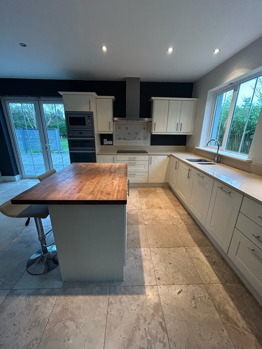 Kitchen Unit and Appliances - Image 2