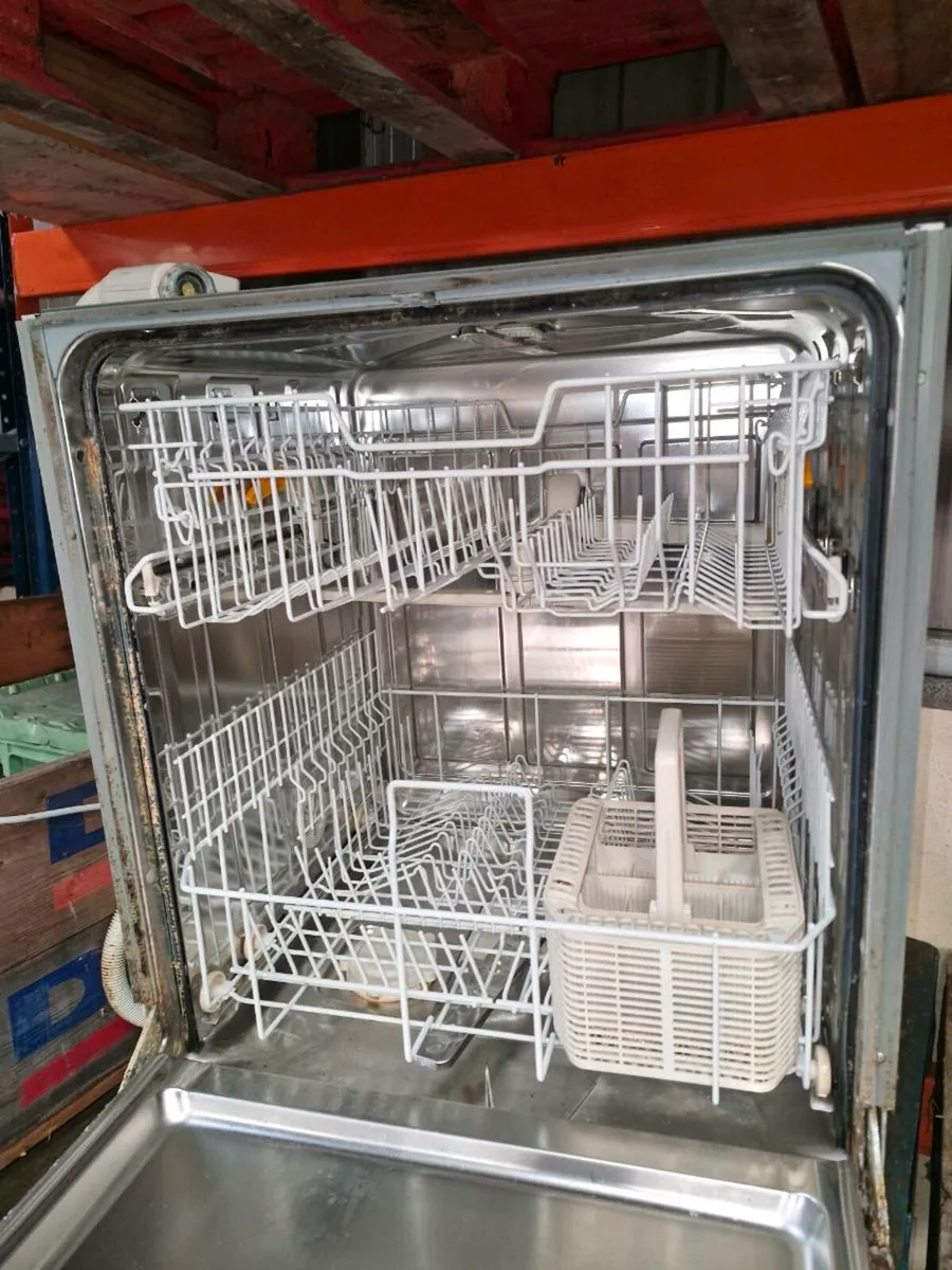 Dish washer - Image 2