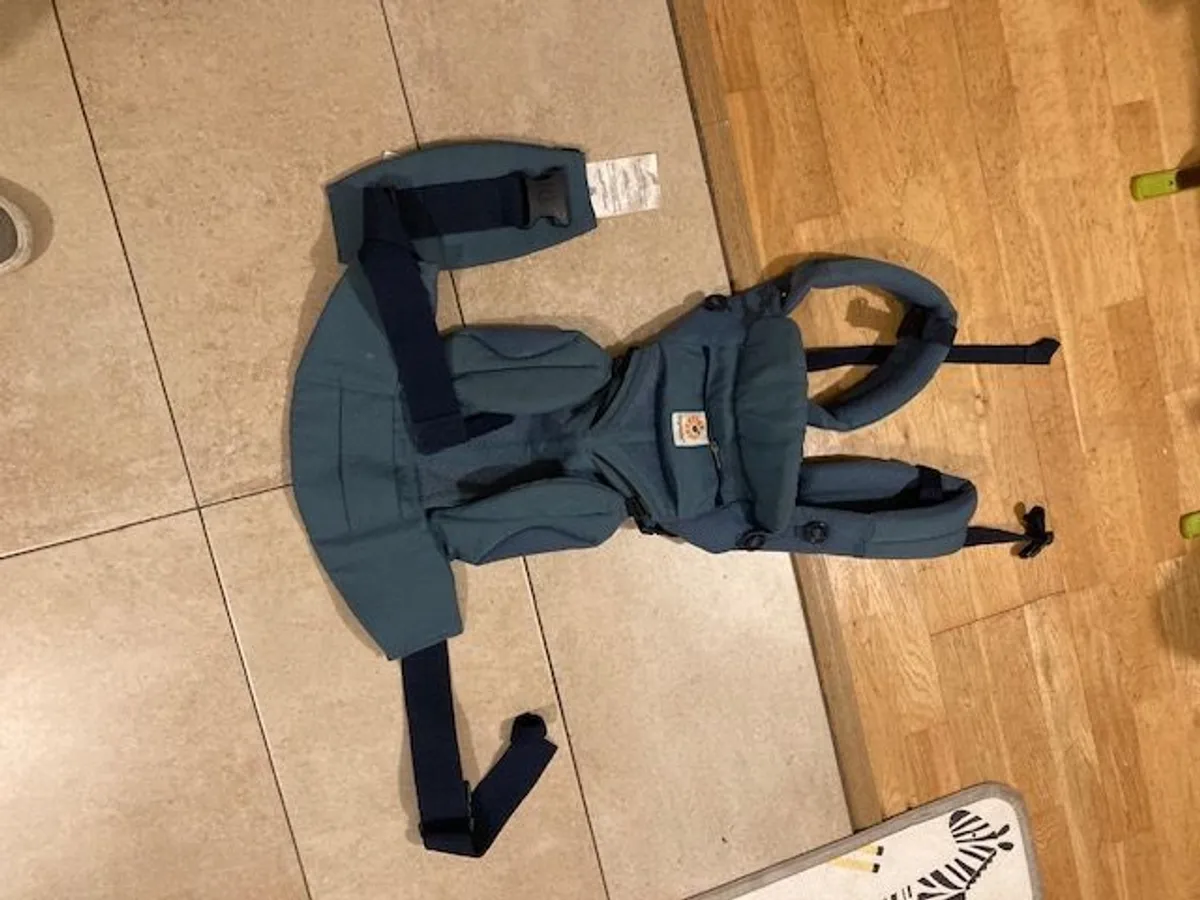 Ergobaby Omni 360 Cool Air (with Rain Cover) - Image 1