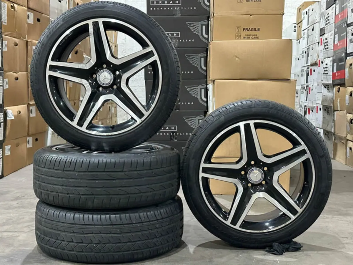 19" GENUINE MERCEDES GLA X156 ALLOY WHEELS & TYRES - Image 1