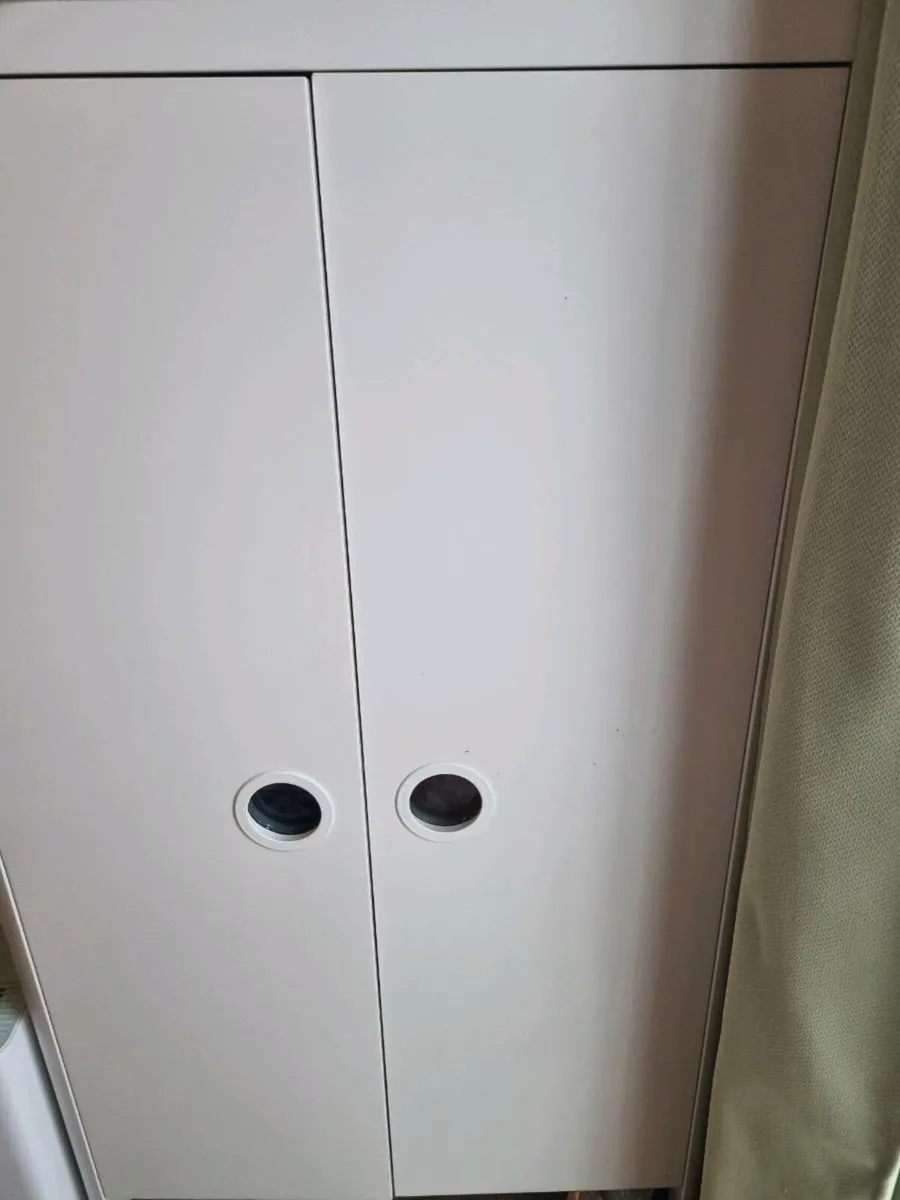 Kids wardrobe - Image 1