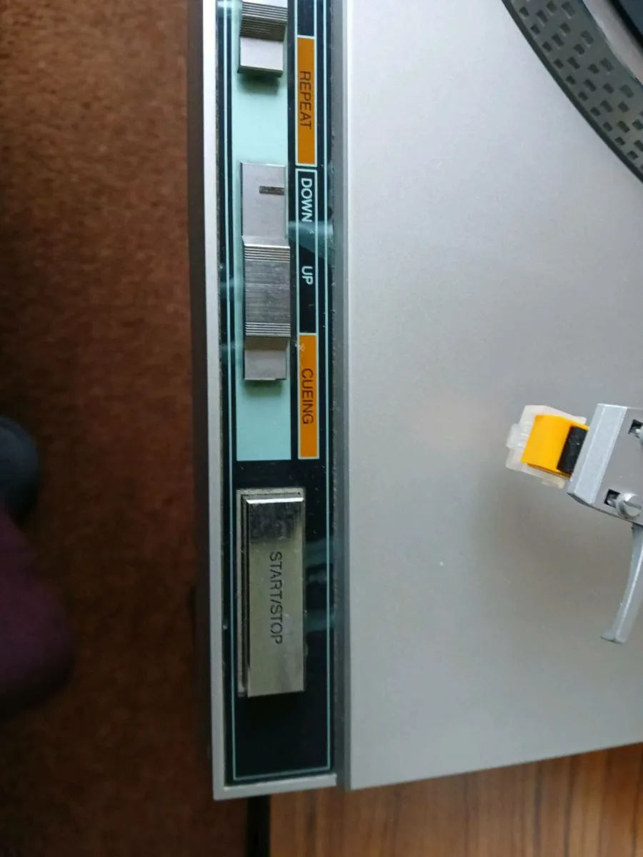 Jvc precision turntable L-F210 - Image 4