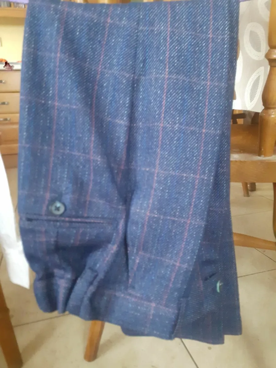 Boys Communion 3 piece suit - Image 3