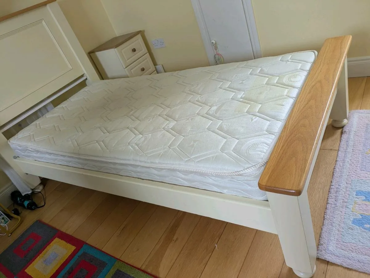 Single bed with mattress - Image 3