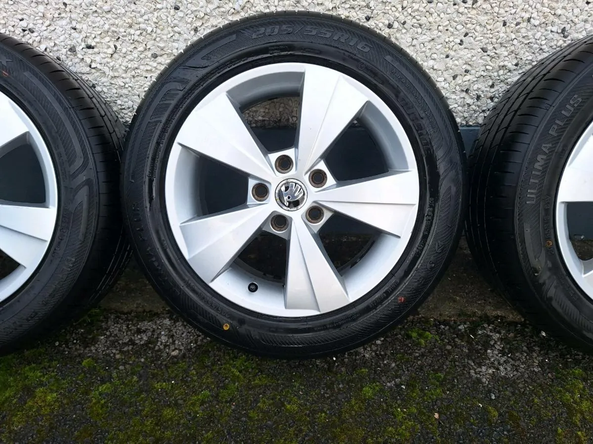 16" Genuine Skoda Octavia Alloys & 4 New Tyres - Image 3