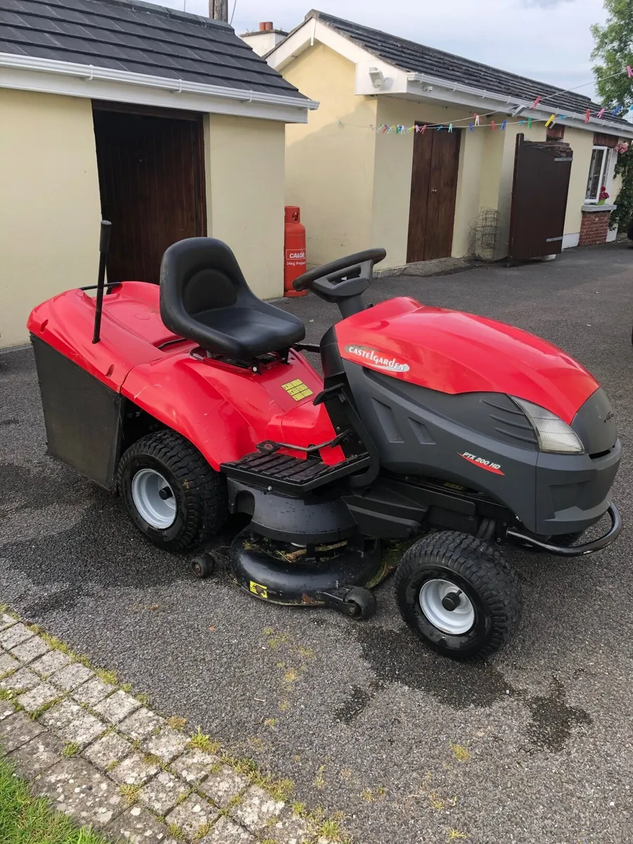 Castlegarden ride on mower - Image 2