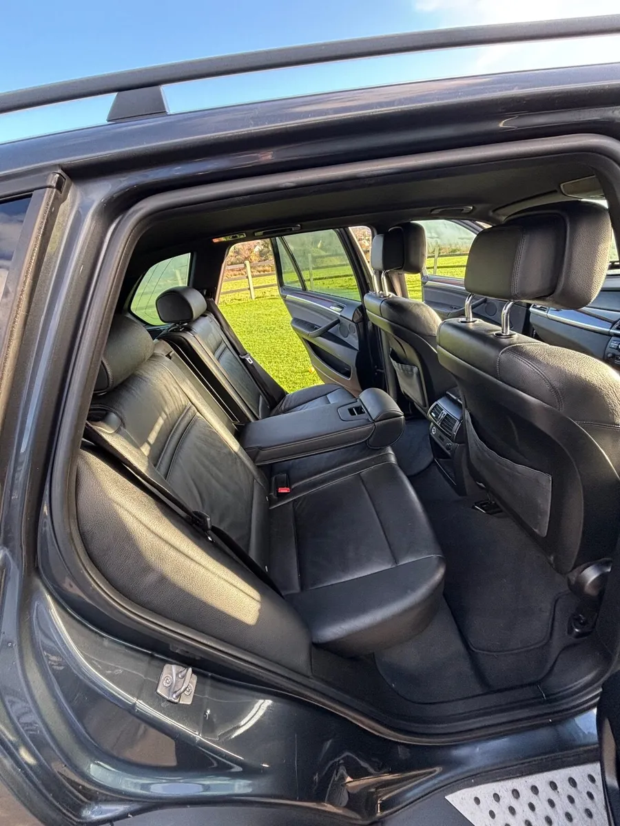 BMW X5 2011 - Commercial 5 seat crew cab - Image 4