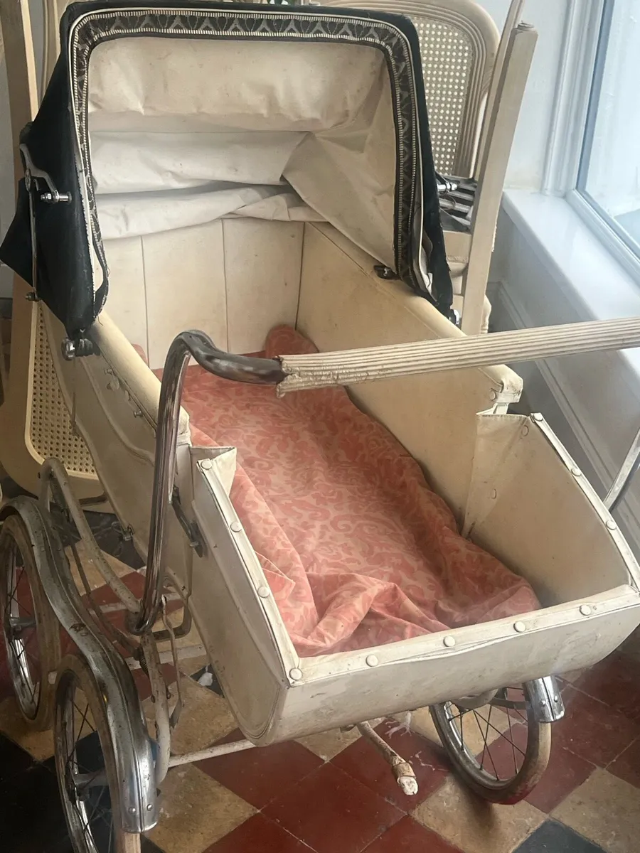 Pram - Image 2