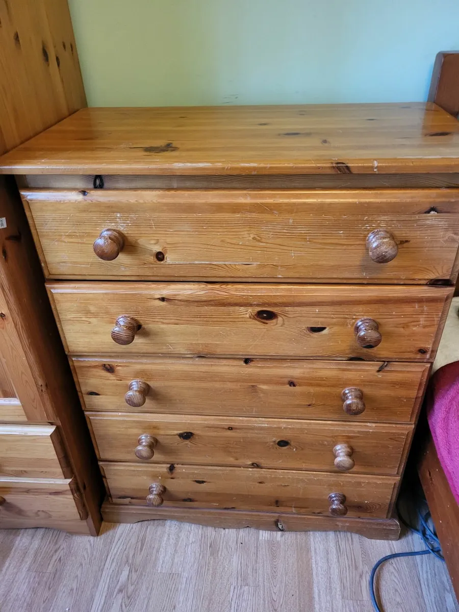 Wardrobe and chest of draws - Image 2