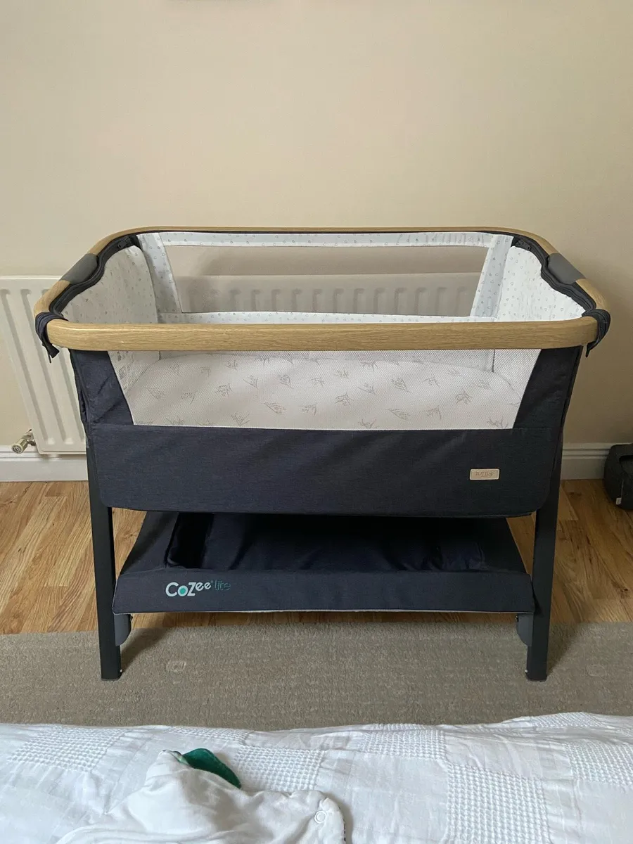 Tutti Bambini co sleeper, bedside crib - Image 1