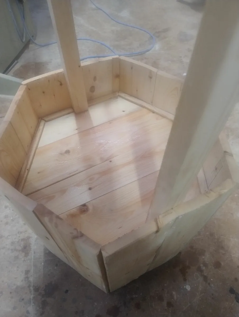 Handmade wooden well - Image 4