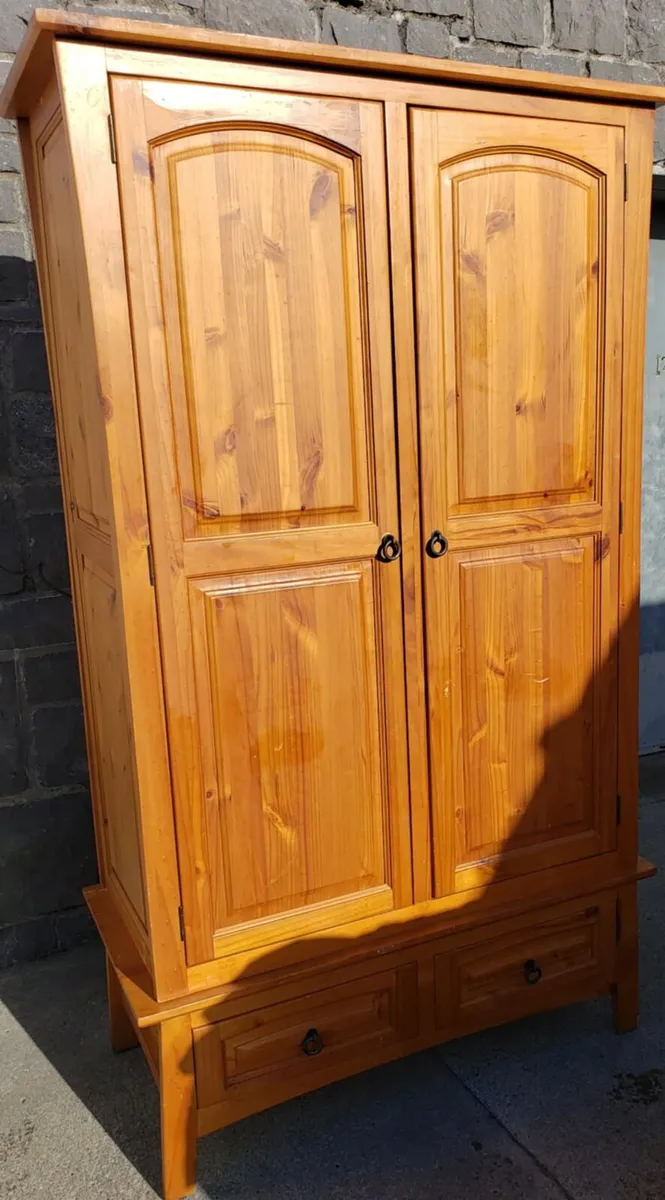 Solid oak wardrobe - Image 1