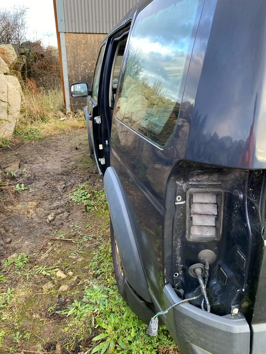 Land Rover Discovery - Image 2