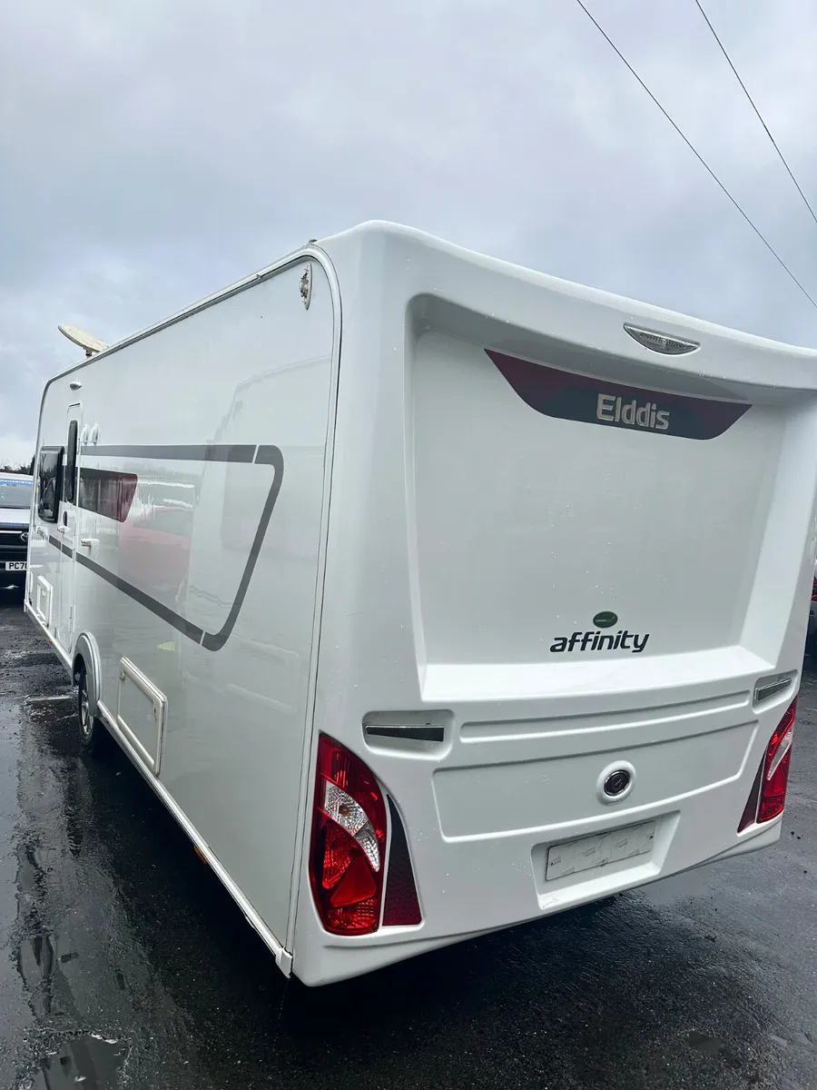 ✨STUNNING 2018 ELDDIS AVANTE 4 BERTH ISLAND BED✨ - Image 2
