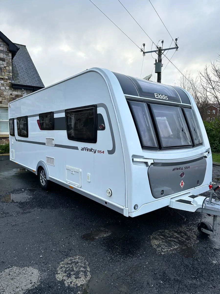 ✨STUNNING 2018 ELDDIS AVANTE 4 BERTH ISLAND BED✨ - Image 1