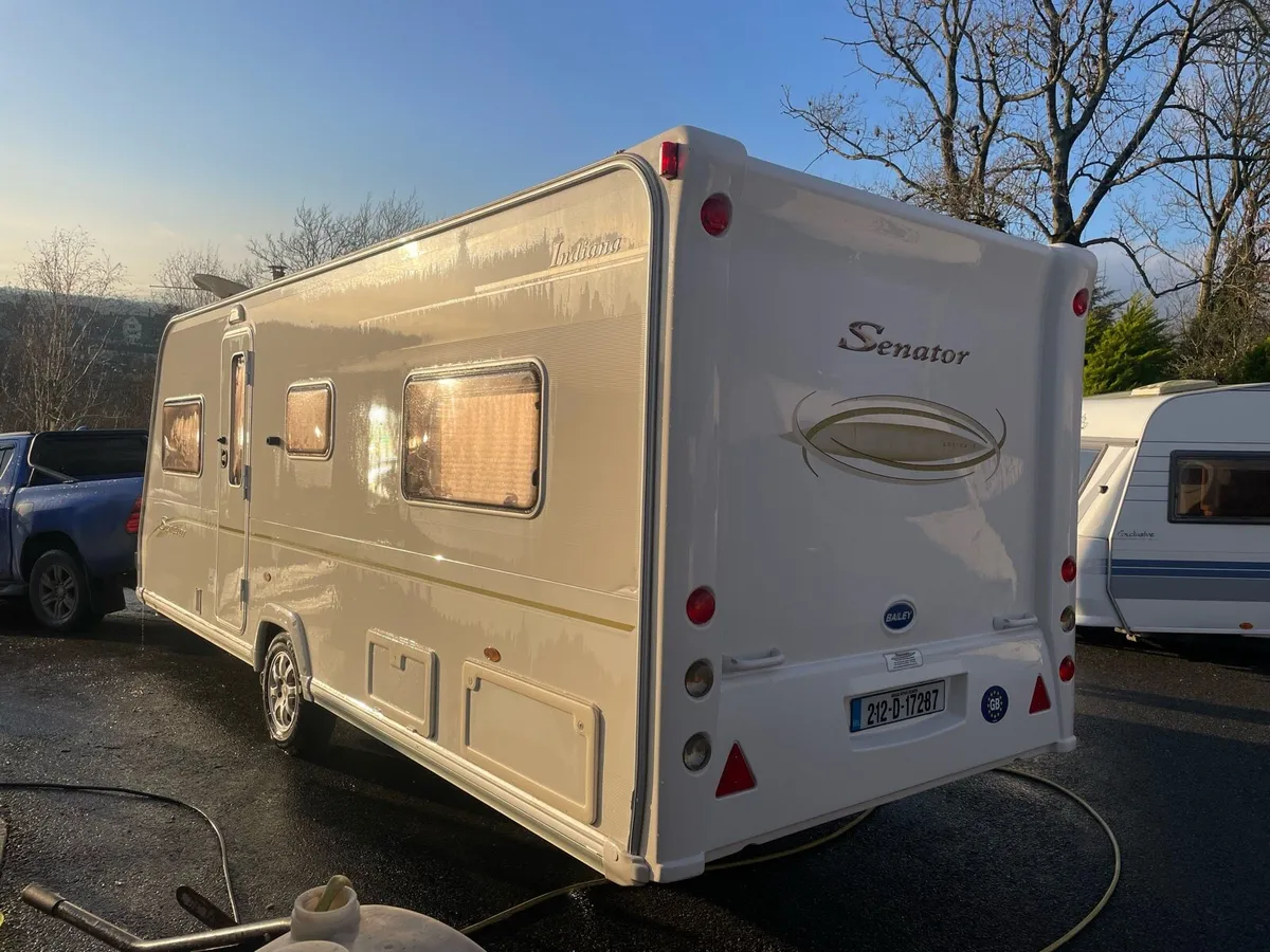 4 birth fixed bed caravan light weight - Image 4